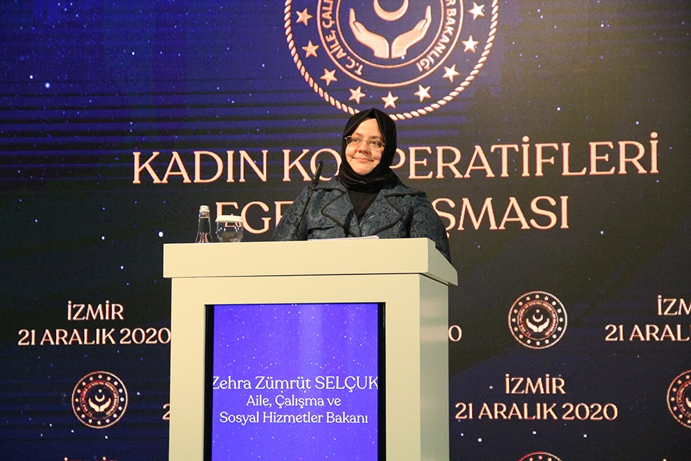 Bakan Selçuk: “Kadınlarımız toplumun akciğeri”