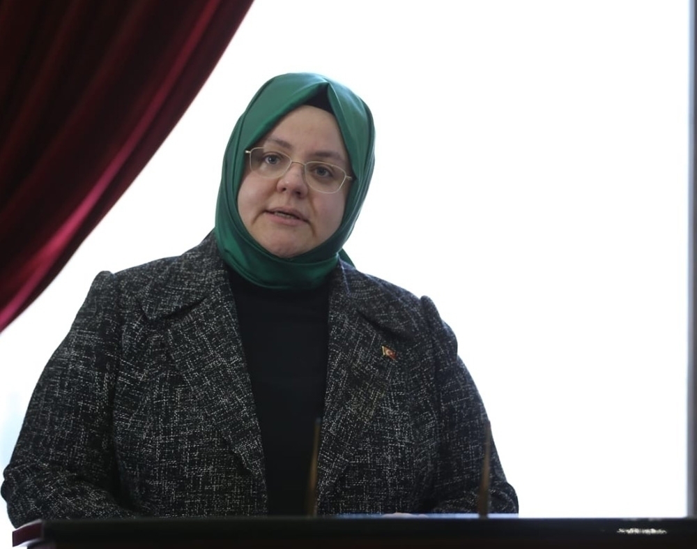 Bakan Selçuk: “Kısa çalışma ödeneği başvuruları yarın başlıyor”