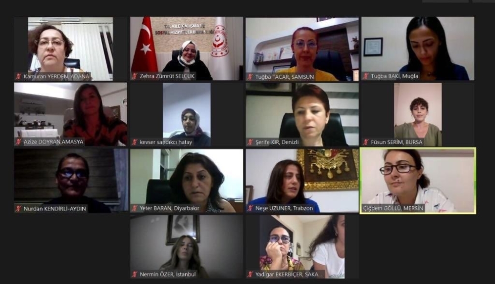 Bakan Selçuk, Şiddet Önleme ve İzleme Merkezleri yöneticileriyle bir araya geldi