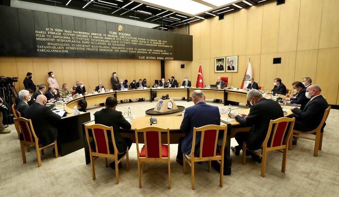 Bakan Soylu, 81 ilin emniyet müdürleriyle video konferansla bir araya geldi