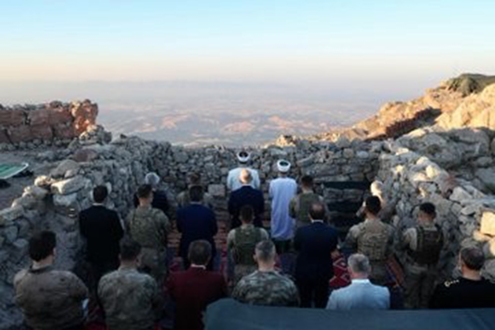 Bakan Soylu Güneyçam Jandarma Karakol Komutanlığı’nda askerlerle bayramlaştı