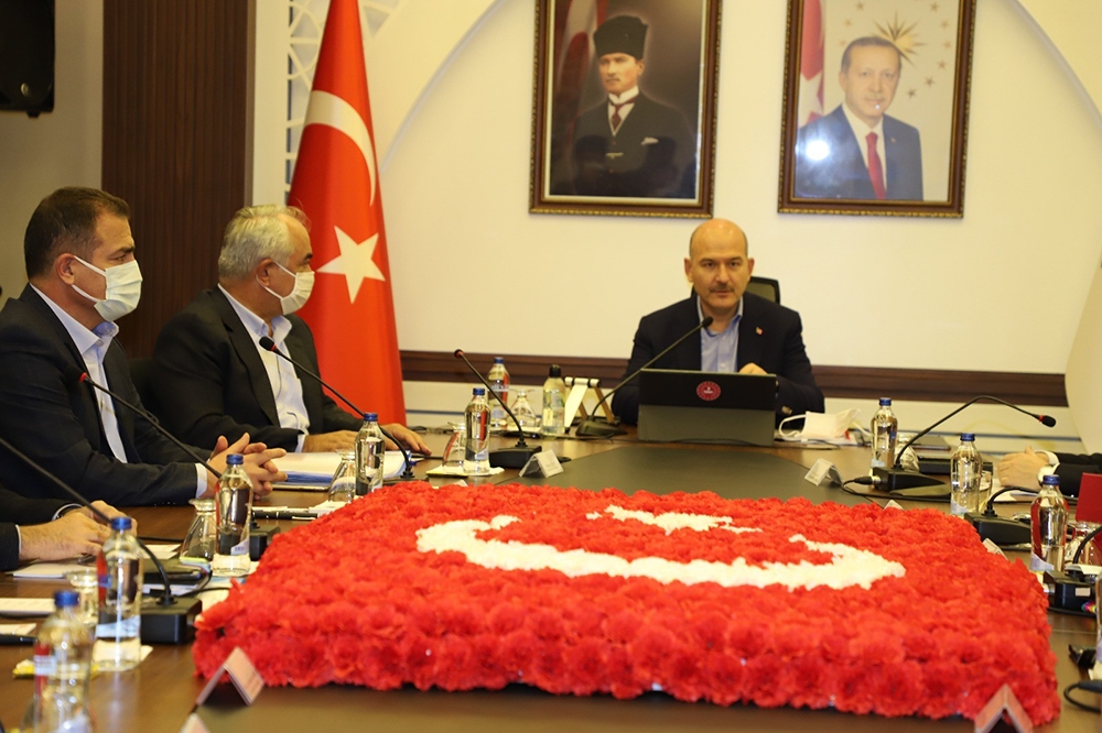 Bakan Soylu Hakkari’de güvenlik toplantısına katıldı