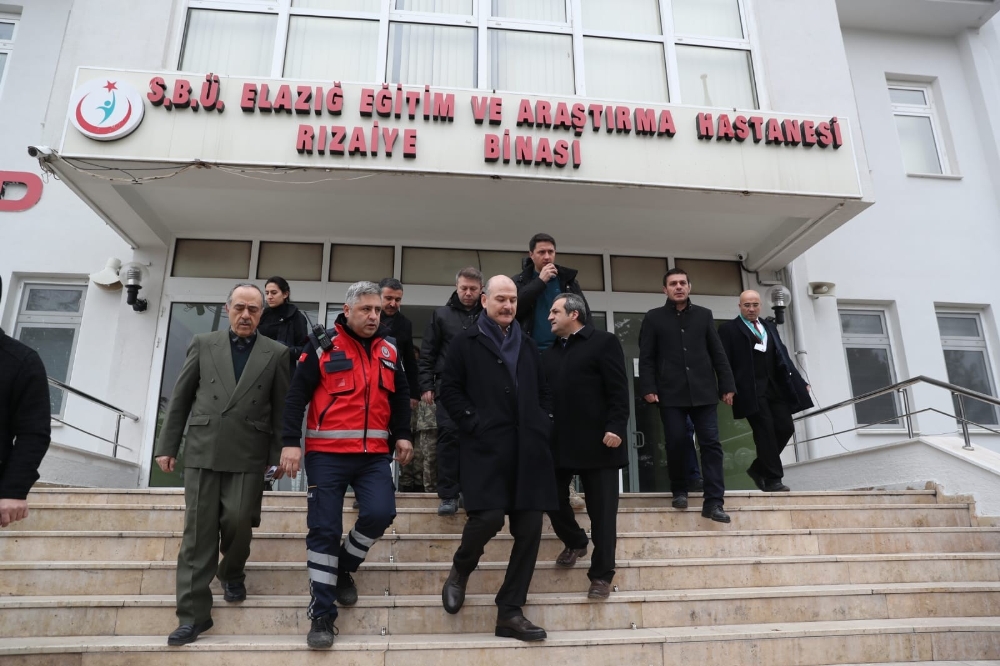 Bakan Soylu, konteyner kent kurulacak alanı inceledi