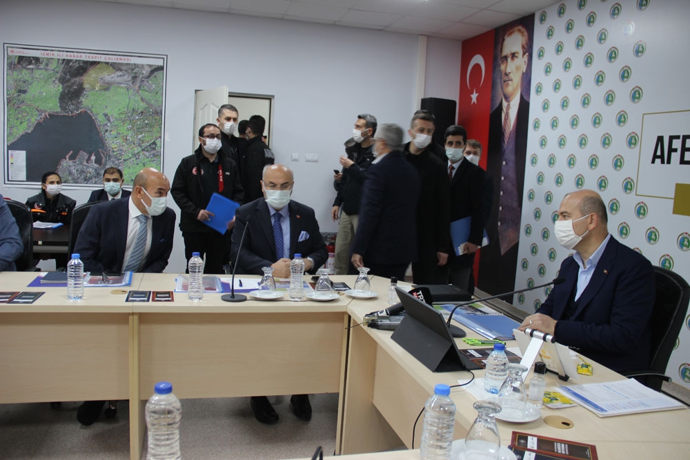 Bakan Soylu’dan İzmir’de değerlendirme ve koordinasyon toplantısı