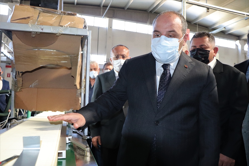 Bakan Varank, Denizli Çardak OSB’de incelemelerde bulundu