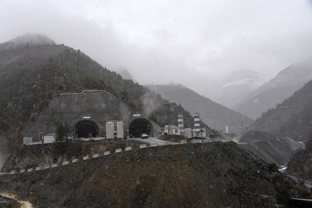 Bakan Varank’tan dünyanın en uzun 2.tüneline inceleme