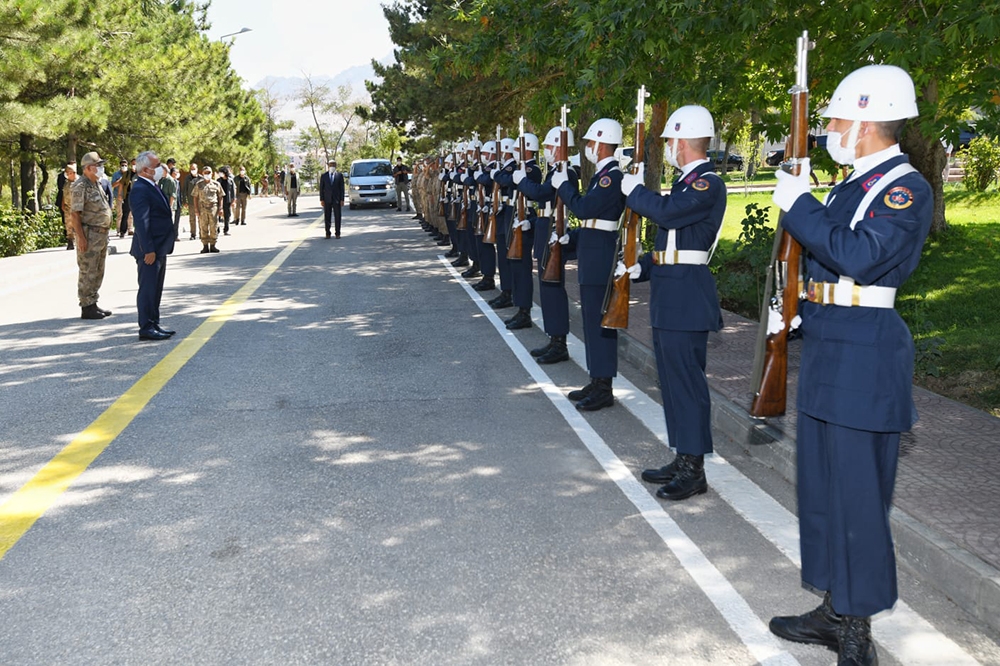 Bakan Yardımcısı Ersoy ve Orgeneral Çetin Van’da
