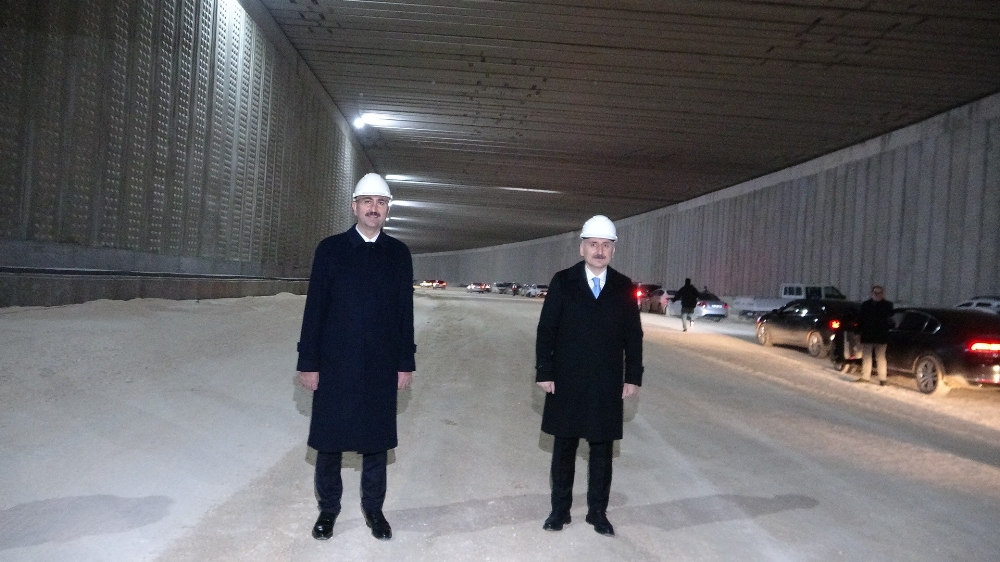 Bakanlar, Gaziray şantiyesinde incelemelerde bulundu