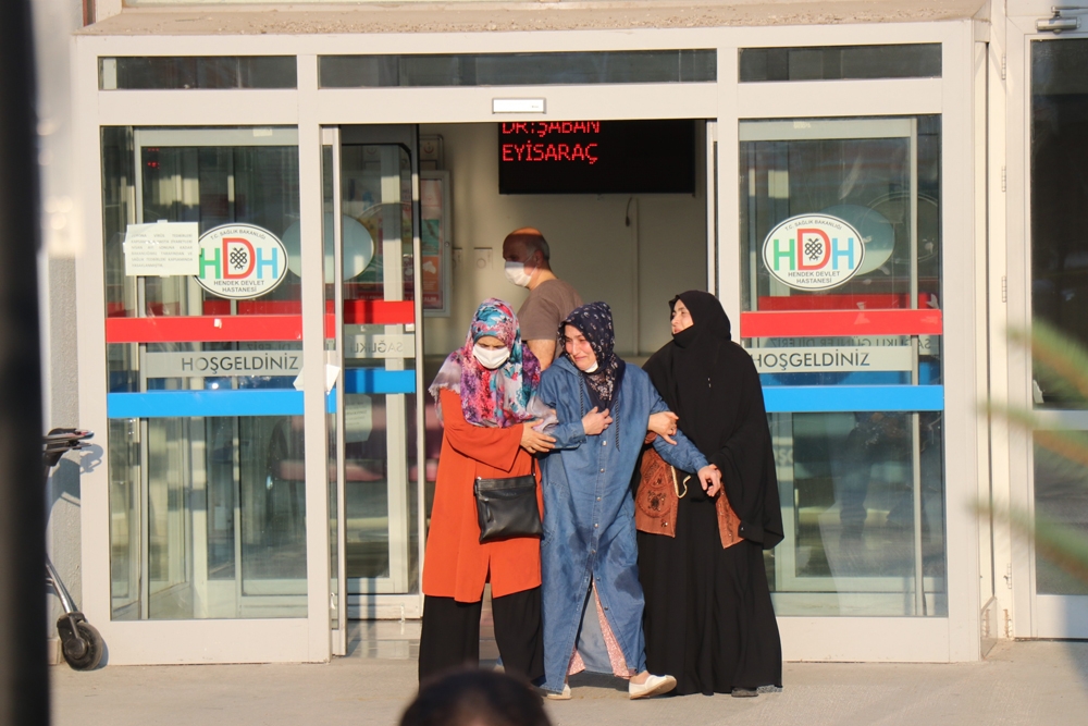 Bakanlar patlamada yaralanan vatandaşları hastanede ziyaret etti