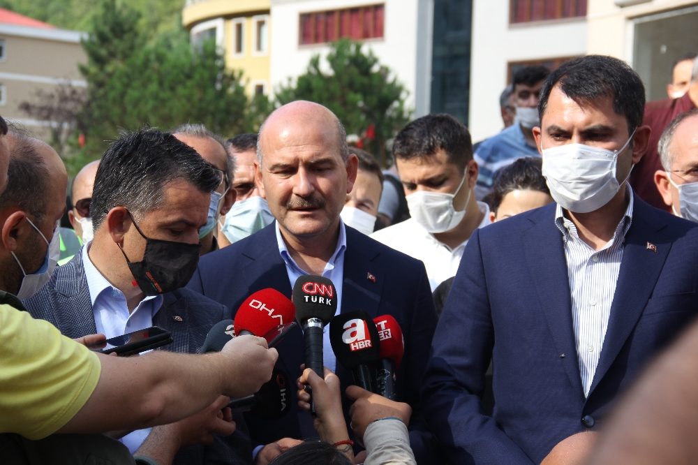 Bakanlar sel bölgesinde değerlendirmelerde bulundu