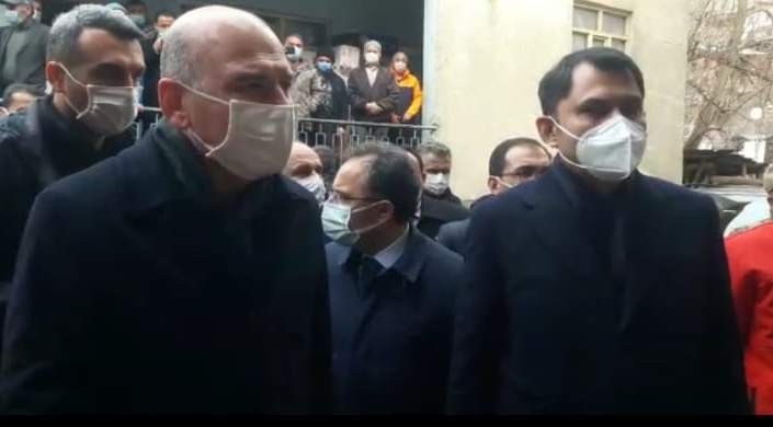 Bakanlar Soylu ve Kurum 60 hanenin yandığı Dereiçi köyünde