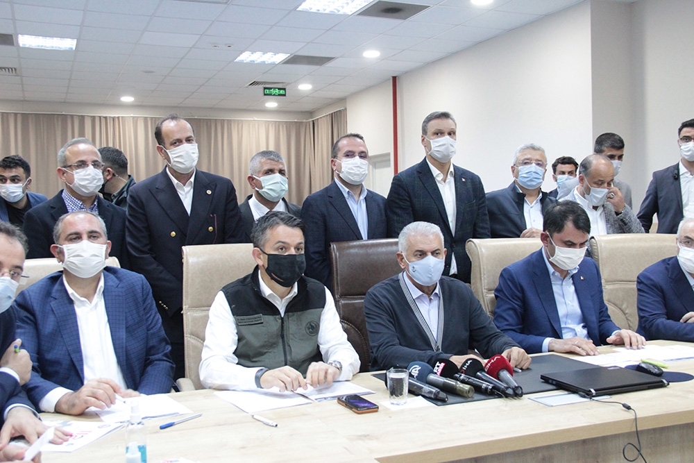 Bakanlardan deprem açıklaması