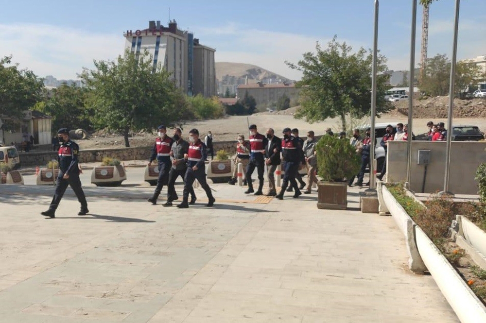 Bakır tablo çalan 9 kişilik hırsızlık çetesi çökertildi
