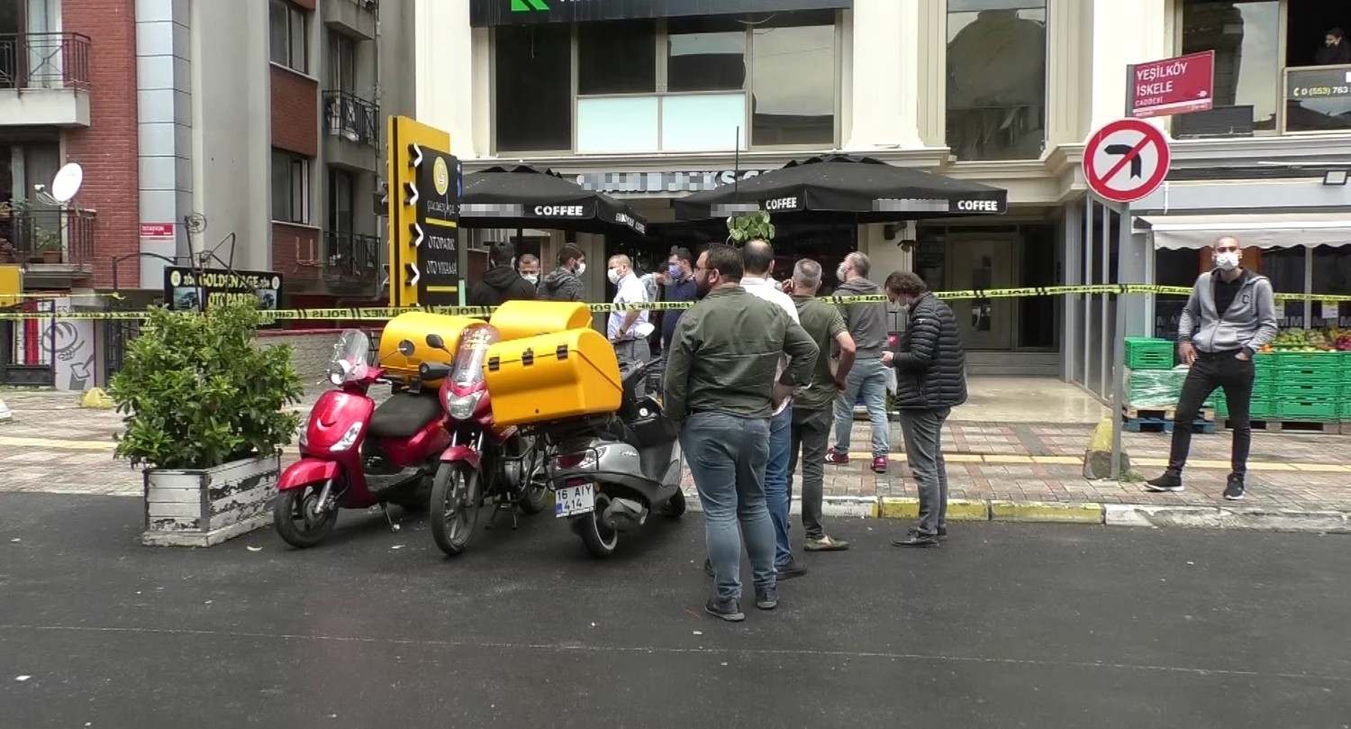 Bakırköy’de bir kafede şüpheli şahıs ile polis arasında arbede yaşandı