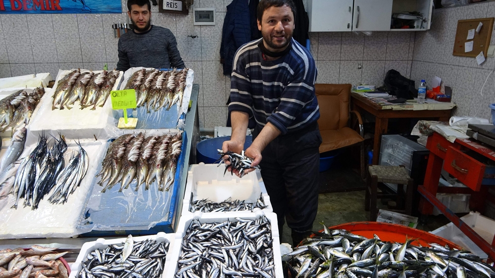 Balık fiyatlarının ateşi düşmedi