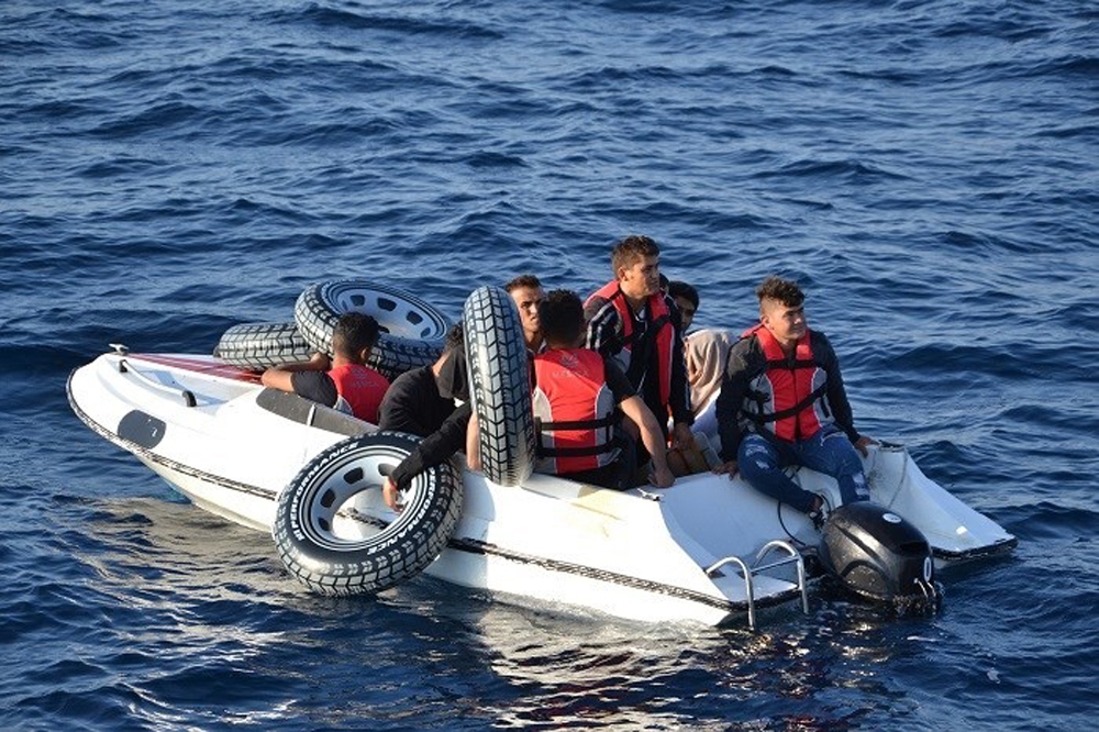 Balıkesir’de 12 düzensiz göçmen yakalandı