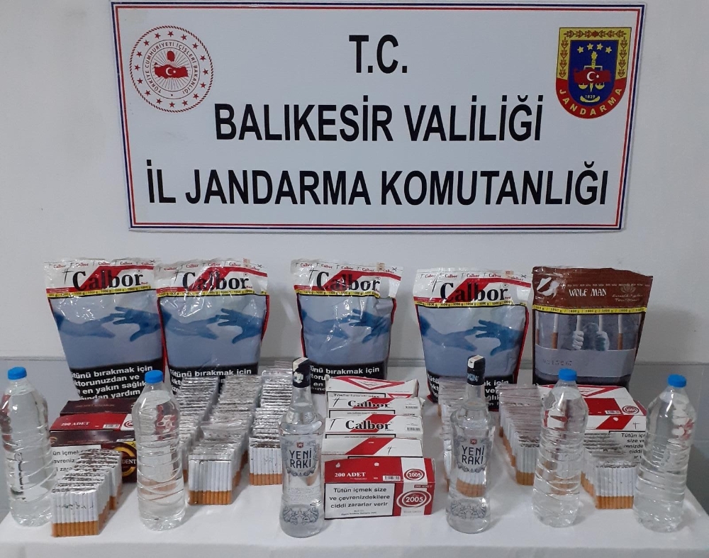 Balıkesirde Jandarma Aranan 27 Kişiyi Yakaladı