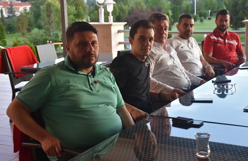 Balıkesirspor’da istifa depremi