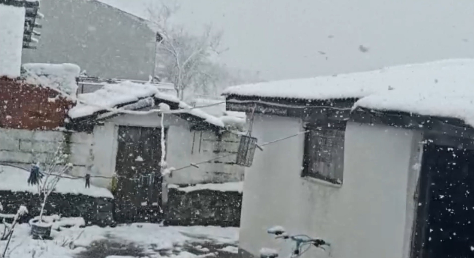 Balkanlar’dan giriş yapan kar Trakya’yı beyaza bürüdü