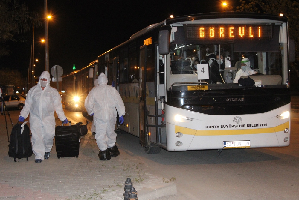 Bangladeş’ten getirilen 154 Türk vatandaşı Karaman’da yurda yerleştirildi