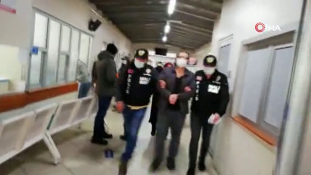 Bank Asya’nın kurucu ortağı FETÖ firarisi İstanbul’a getirildi