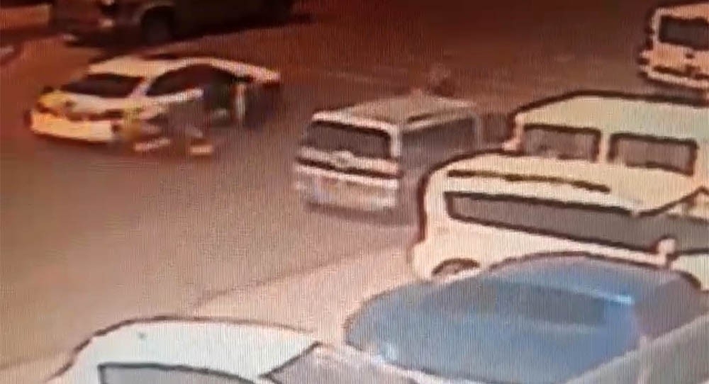 Bankadan para dolu çanta ile çıkan vatandaşa dehşeti yaşattılar