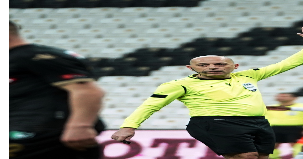 Başakşehir - Fenerbahçe maçını Cüneyt Çakır yönetecek