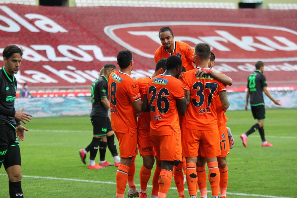 Başakşehir, Avrupa’daki 33. maçını Manchester United ile oynayacak