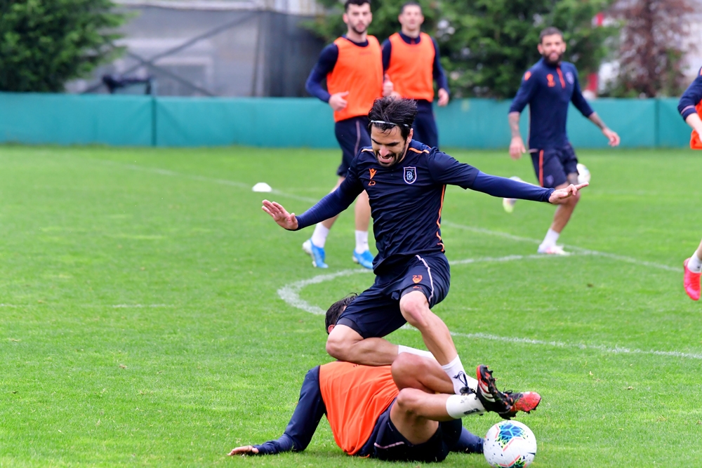 Başakşehir çalışmalarını sürdürdü