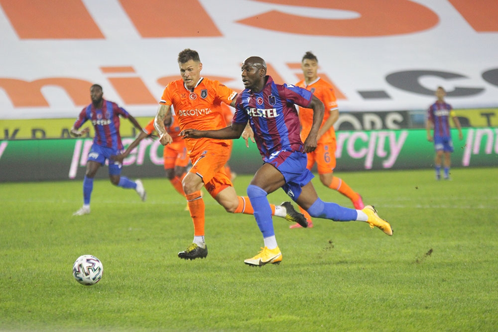 Başakşehir, Trabzonspor’u deplasmanda 2-0 yenerek ligdeki ilk galibiyetini aldı