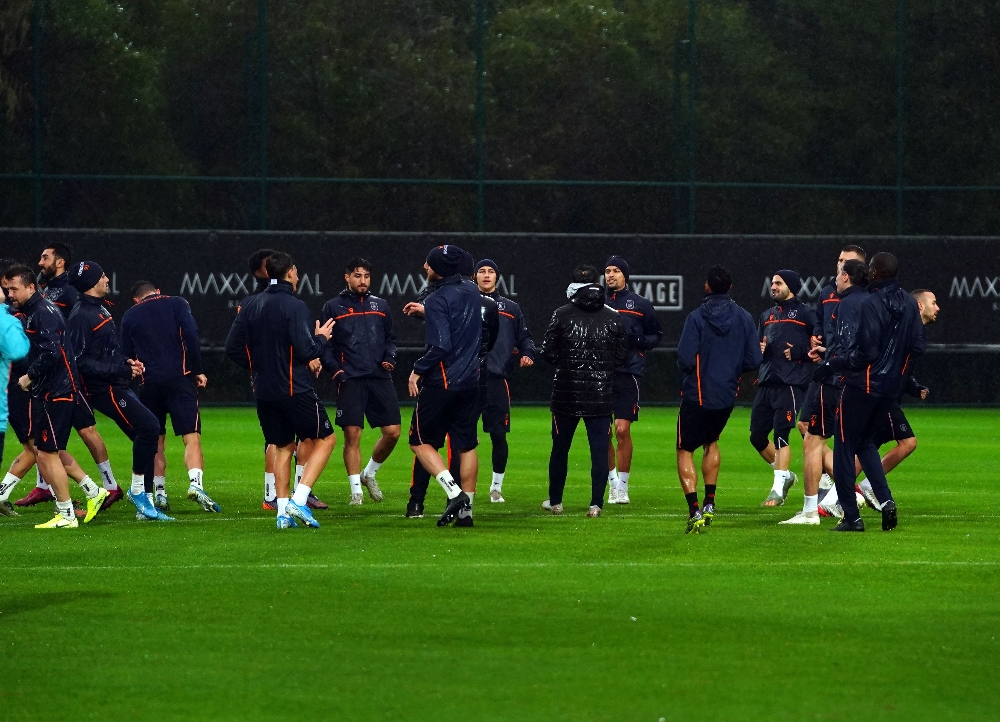 Başakşehir yağmur altında çalıştı