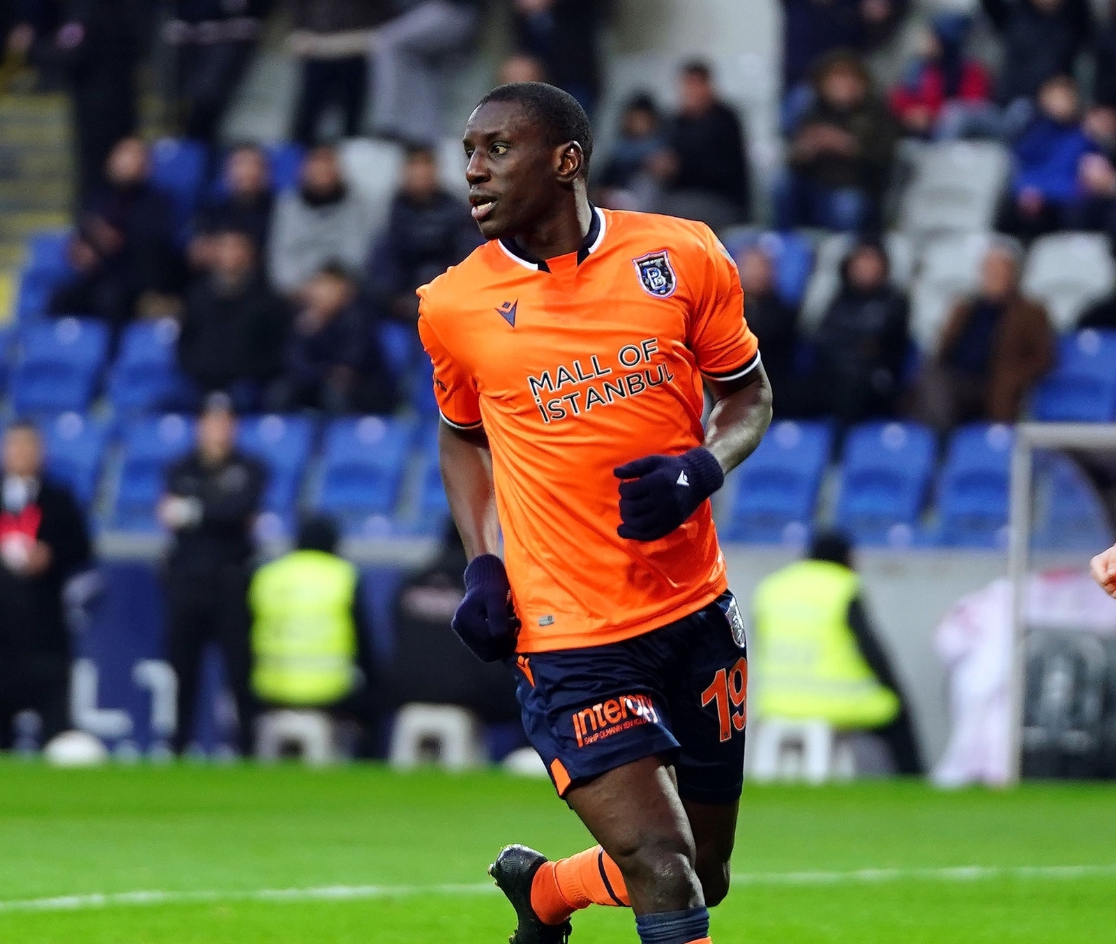 Başakşehir’de Demba Ba ile yollar ayrıldı