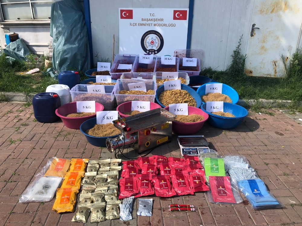 Başakşehir’de sahte nargile tütünü imalathanesine operasyon: 5 gözaltı