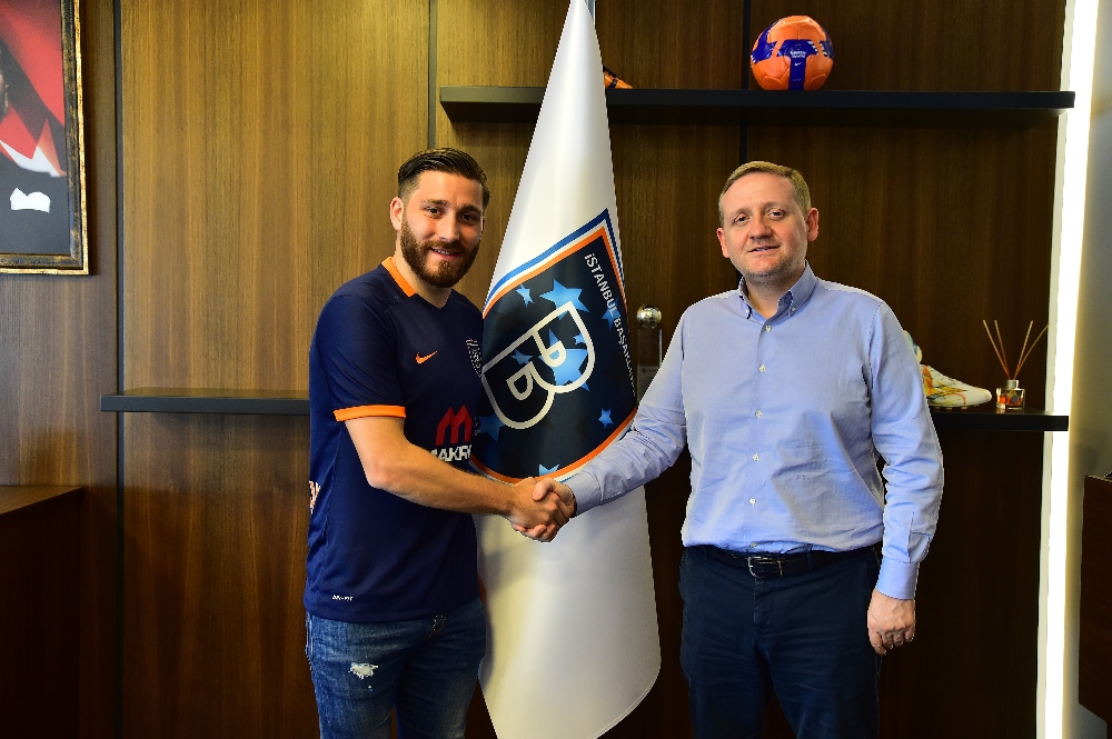 Başakşehir’de Tunay Torun ile yollar ayrıldı