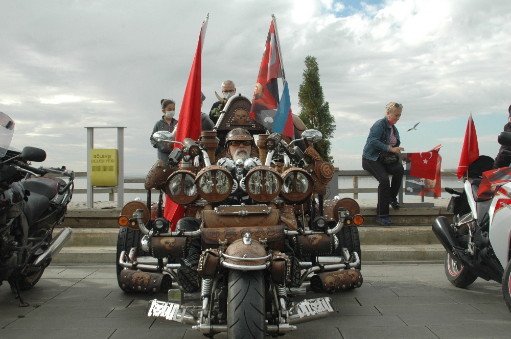 Başkentli motorculardan 29 Ekim coşkusu