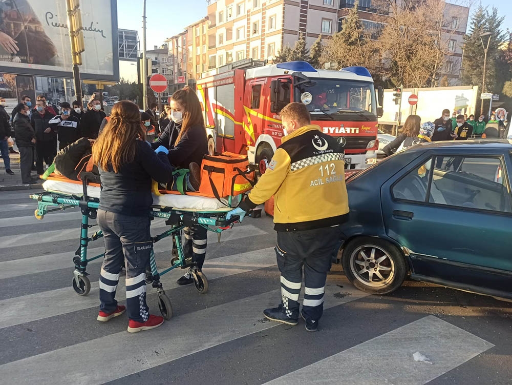 Başkent’te ambulans kazası: 4 yaralı