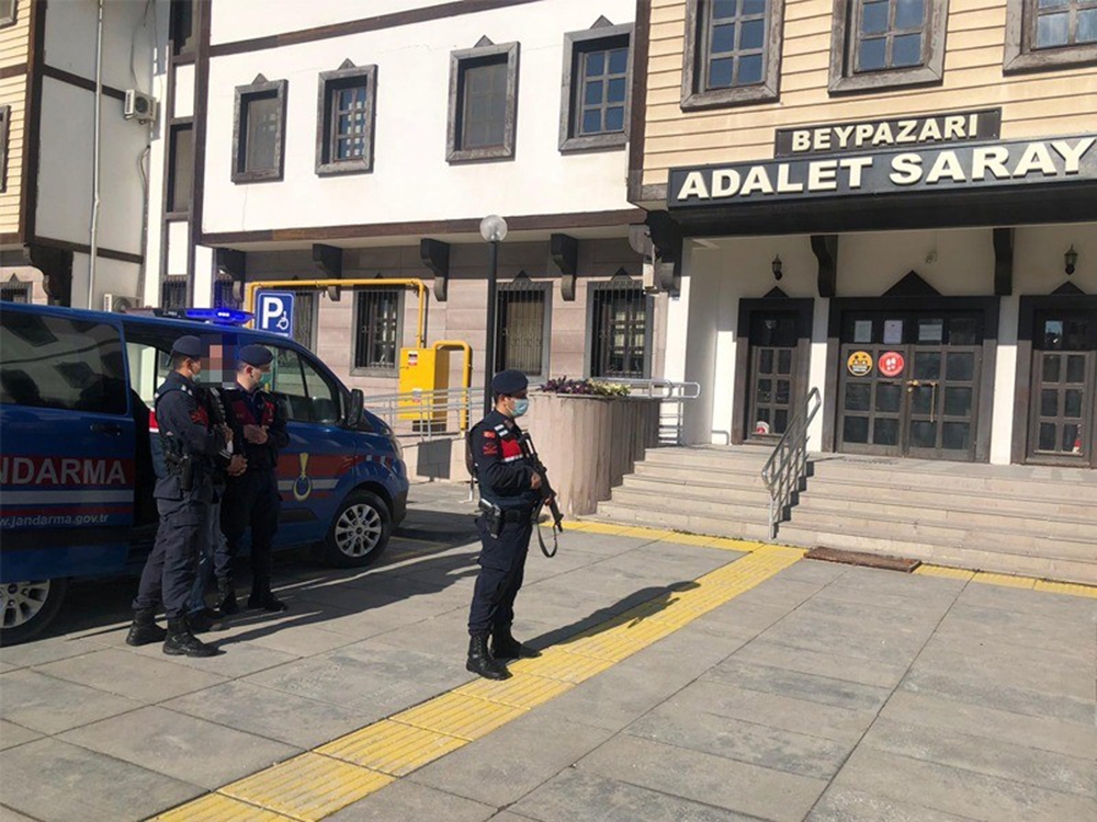 Başkentte çeşitli suçlardan aranan 5 kişi gözaltına alındı