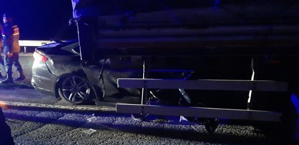 Başkent’te otomobil TIR’a ok gibi saplandı: 2 ölü
