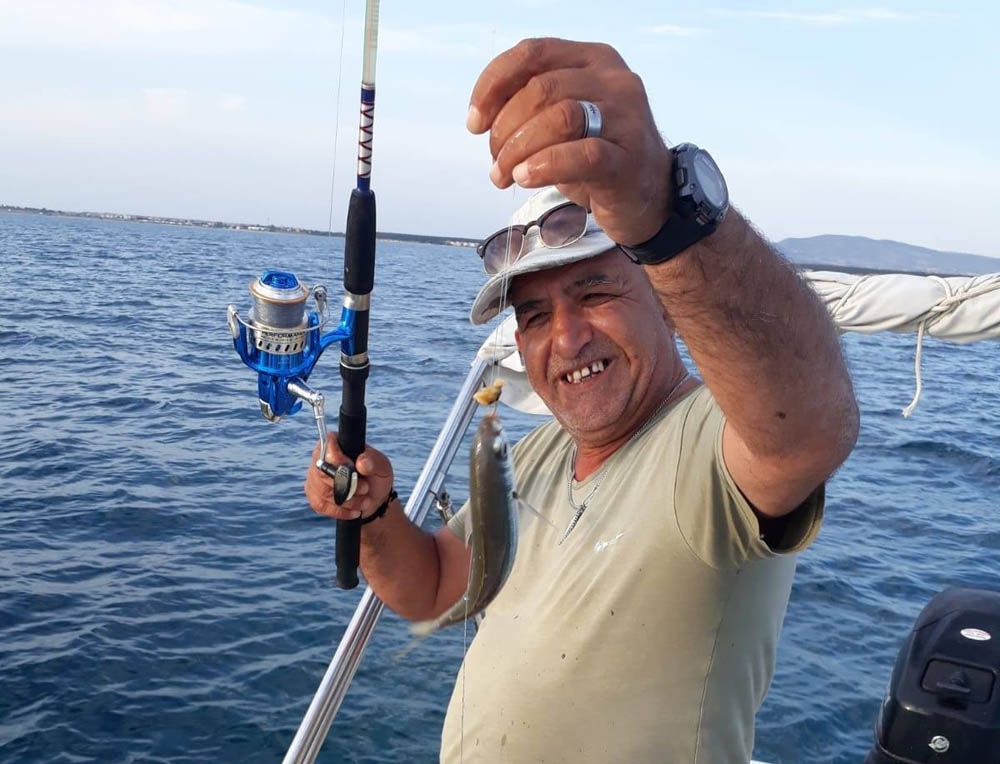 Batan teknede kaybolan balıkçılın cesedi Limni sahilinde bulundu