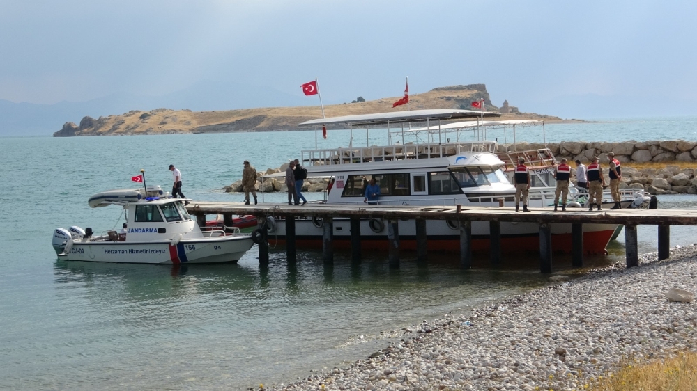 Batan tekneyi kurtarma çalışmalarına ara verildi