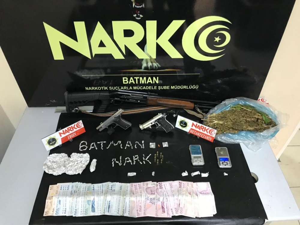 Batman’da uyuşturucu tacirlerine şafak operasyonu: 12 gözaltı
