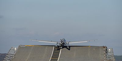 Bayraktar TB3, TCG Anadolu'ya iki kez daha iniş kalkış yaptı