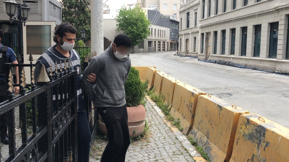 Bayram günü yaşlı adamı gasp eden zanlılar tutuklandı