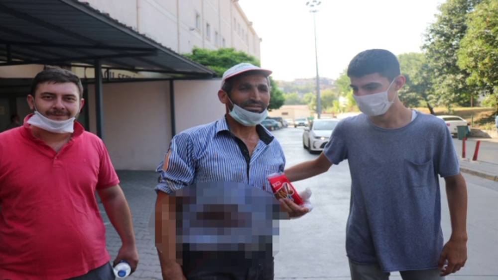 Bayramda kurbanlık yerine kendilerini kestiler