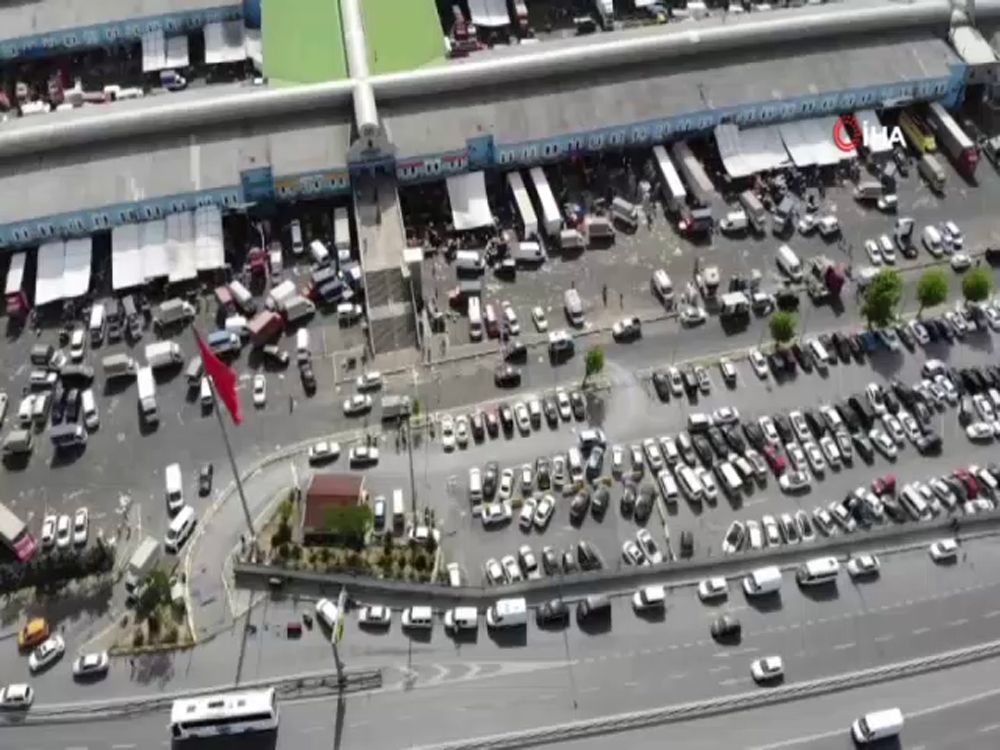 Bayrampaşa Sebze ve Meyve Hali’nde yoğunluk devam etti