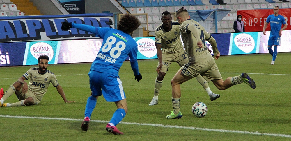 BB Erzurumspor: 0 - Fenerbahçe: 1 (İlk yarı)