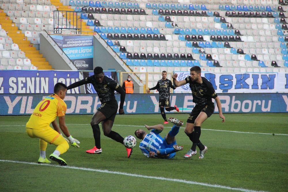 BB Erzurumspor ile Göztepe maçı 1-1 berabere bitti