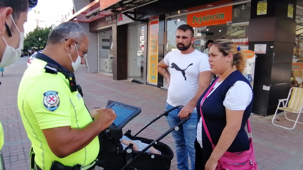 Bebekle duygu sömürüsü polise takıldı