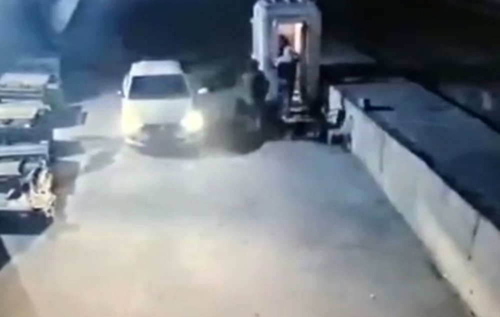 Bekçiyi darp ederek etkisiz hale getirip marketin ürünlerini böyle çaldılar