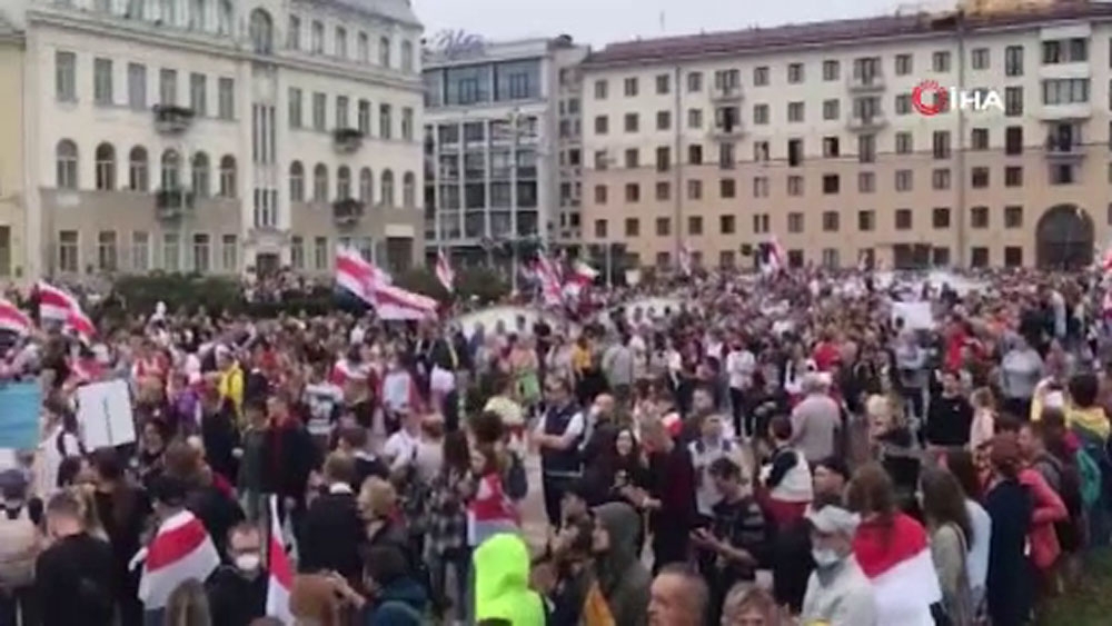 Belarus’ta Lukaşenko karşıtları yine miting yaptı